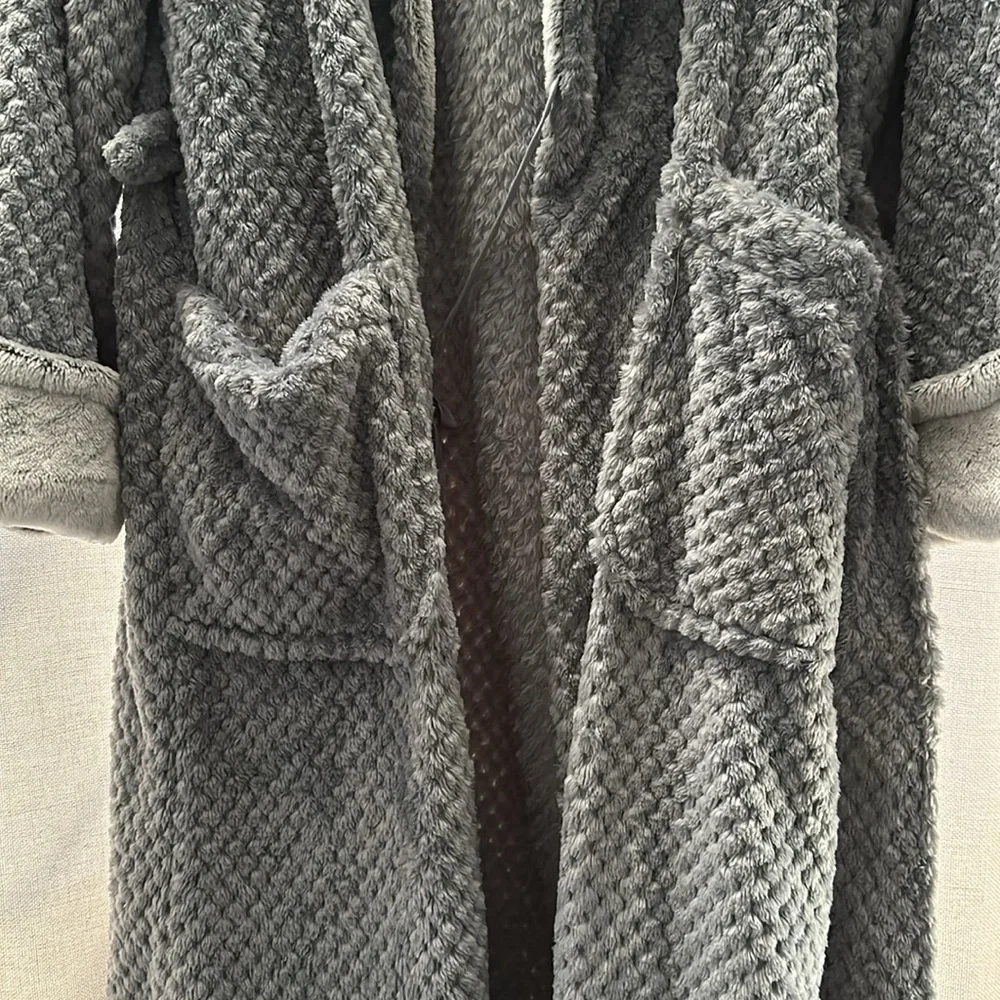 NWT soft robe 👘 - Picture 5 of 5